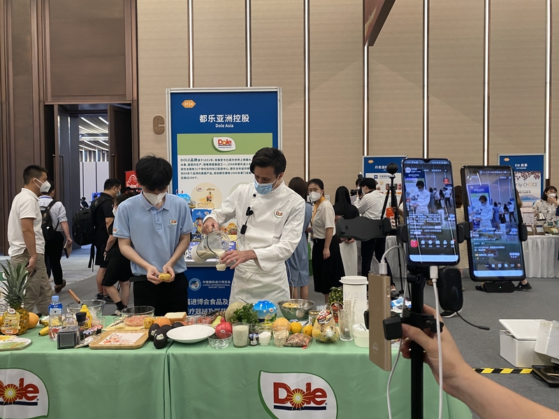 吃货福利来袭！第五届进博会食品首发热浪席卷，互联网销售新趋势全揭秘